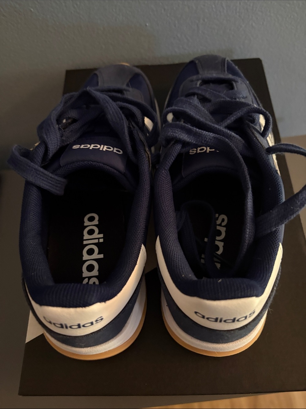 Boys Size 4 “GO Run” Adidas Navy Blue -Lace New just tried on - Picture 2 of 9